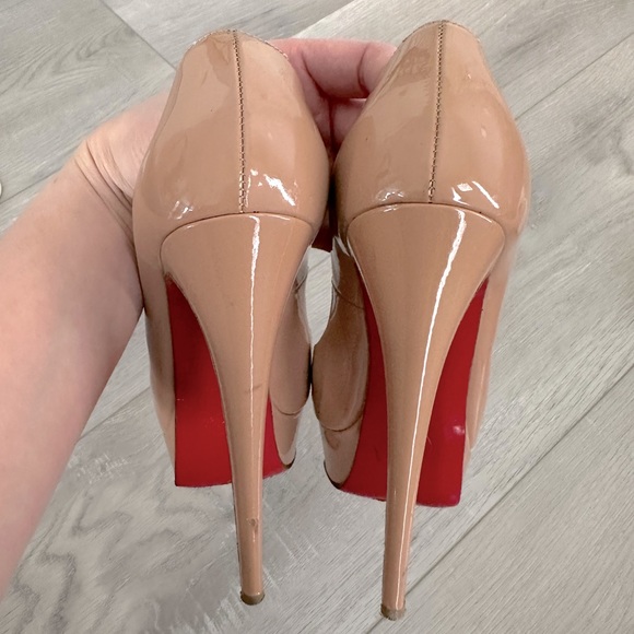 CHRISTIAN LOUBOUTIN Nude Patent Lady Peep Toe - Picture 5 of 6